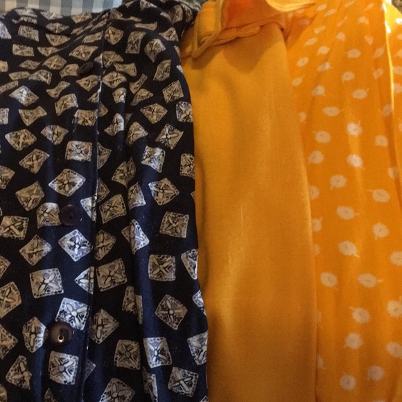 Bundle of 3 beautiful skirts size 2X and 20 - Picture 2 of 6